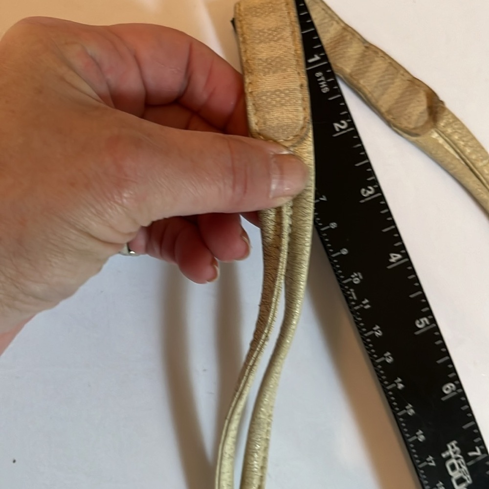 FENDI ivory striped crossbody bag perfect inside with zip pocket snap closure - Picture 12 of 13